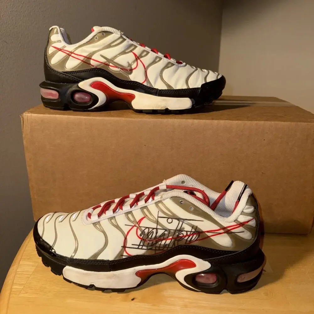 Nike Air Max Plus Script Swoosh Size 6.5Y 8 Women